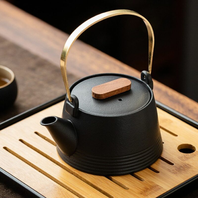 https://www.cnteaspirit.com/wp-content/uploads/2023/08/Japanese-Style-Black-Pottery-Elegant-Kung-Fu-Tea-Set-With-Tea-Tray-10-800x800.jpg