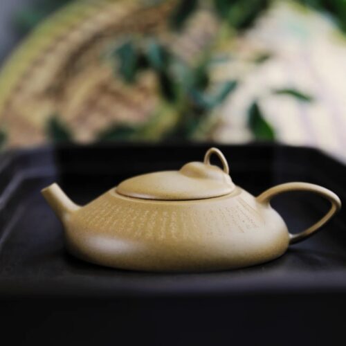 handmade-golden-duanni-li-bai-yixing-teapot-1