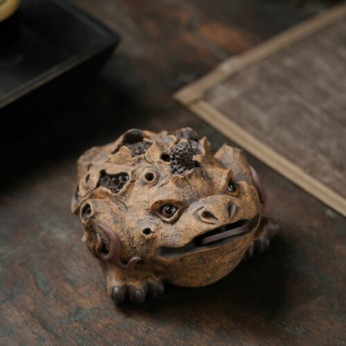 handmade-tree-bark-money-toad-tea-pet-1