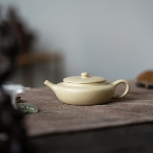 ben-shan-lvni-bian-chen-90ml-yixing-teapot-2