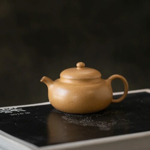 half-handmade-aged-duanni-qie-duan-150ml-yixing-teapot-1