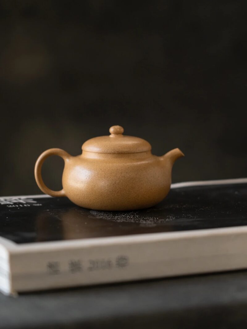 half-handmade-aged-duanni-qie-duan-150ml-yixing-teapot-3