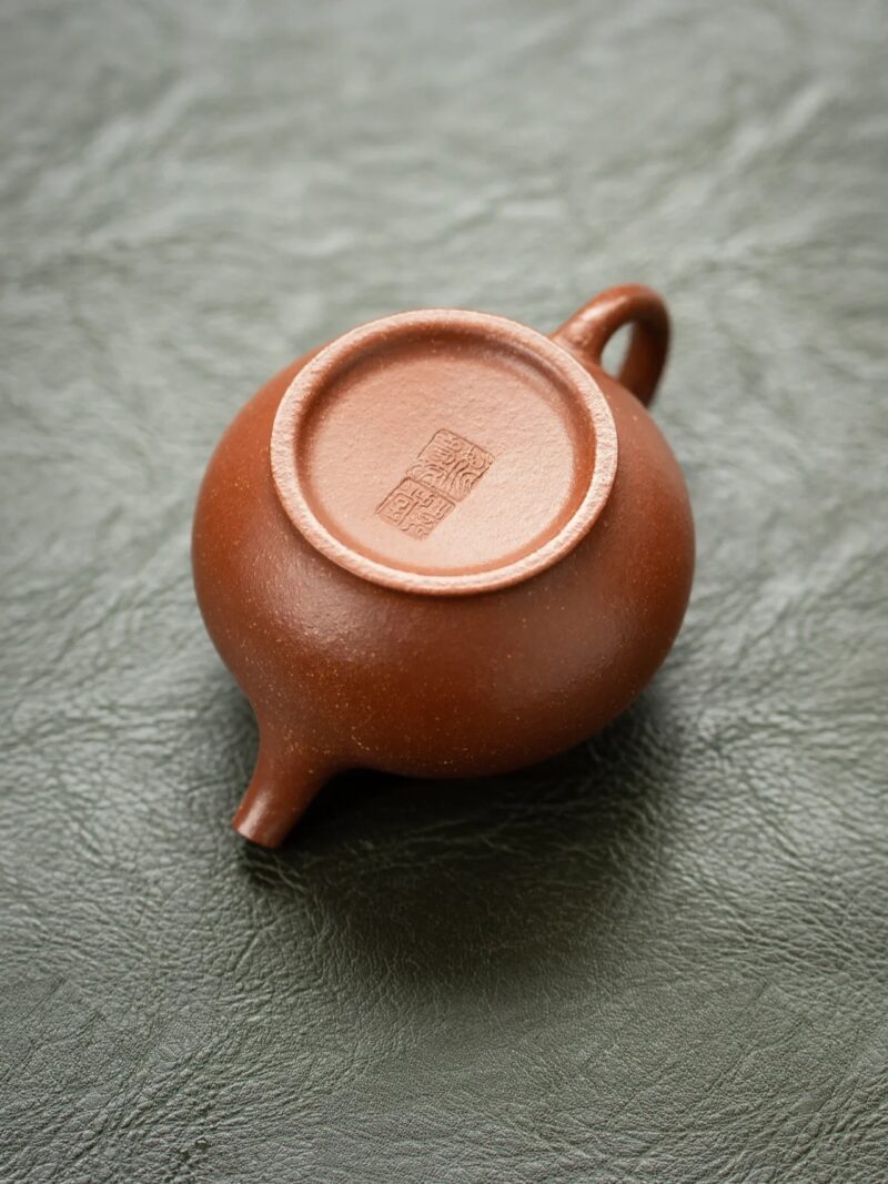 half-handmade-jiang-po-ni-pan-hu-120ml-yixing-teapot-18