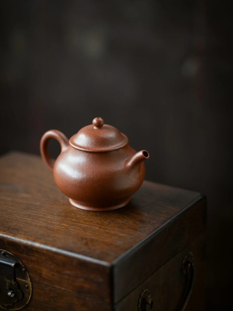 half-handmade-jiang-po-ni-pan-hu-120ml-yixing-teapot-20