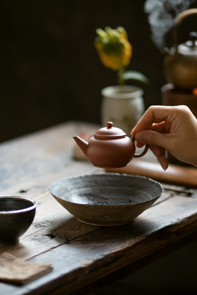 half-handmade-jiang-po-ni-shui-ping-130ml-yixing-teapot-12