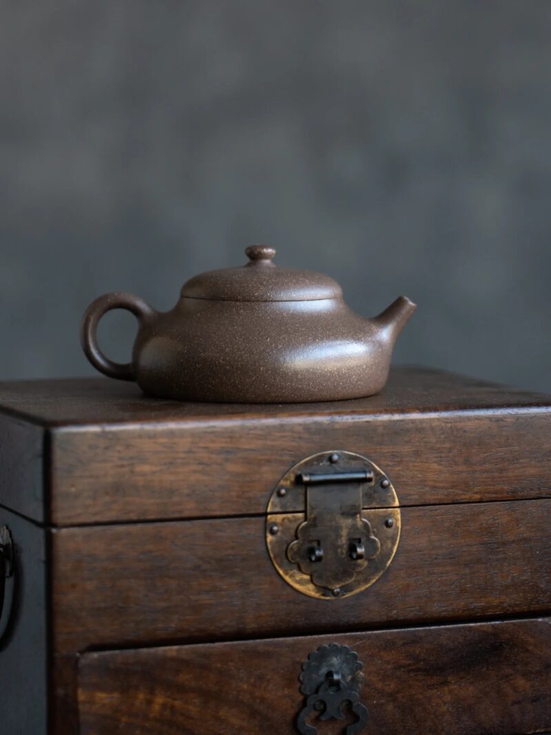 half-handmade-qing-hui-zini-jing-le-120ml-yixing-teapot-13