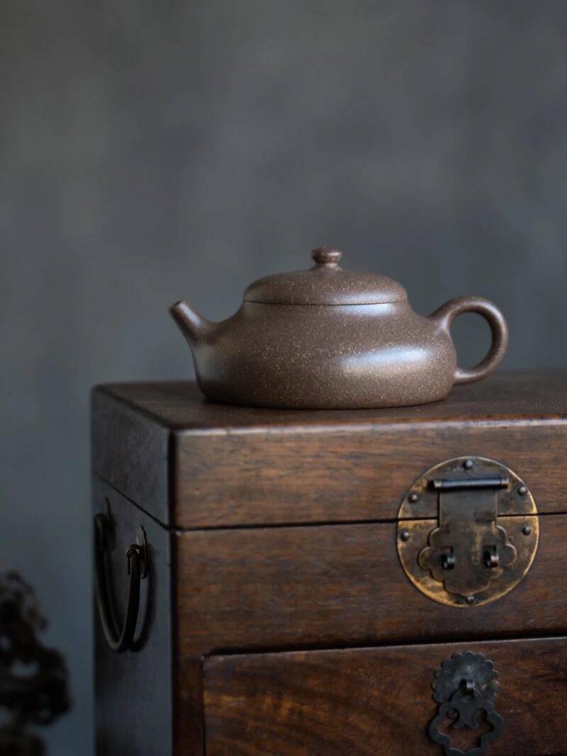half-handmade-qing-hui-zini-jing-le-120ml-yixing-teapot-3