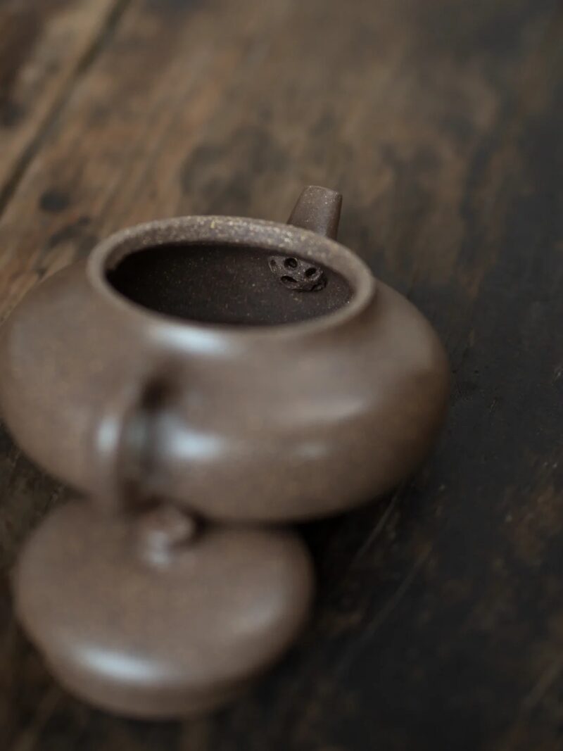 half-handmade-qing-hui-zini-jing-le-120ml-yixing-teapot-9