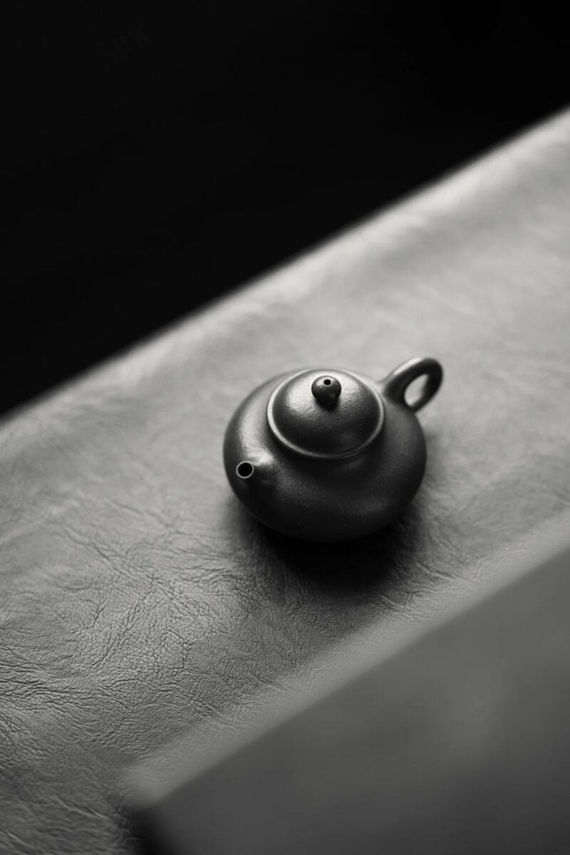 half-handmade-tian-qing-ni-rong-tian-150ml-yixing-teapot-2