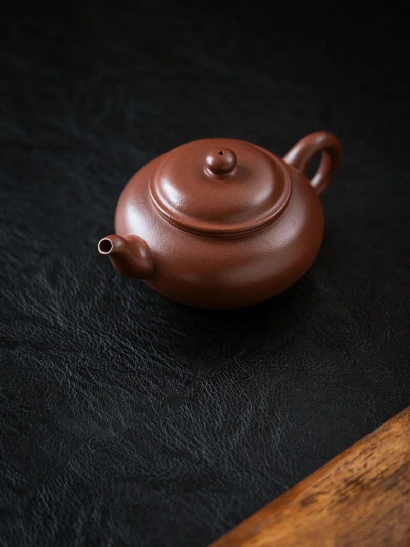 half-handmade-zini-bian-ying-200ml-yixing-teapot-2