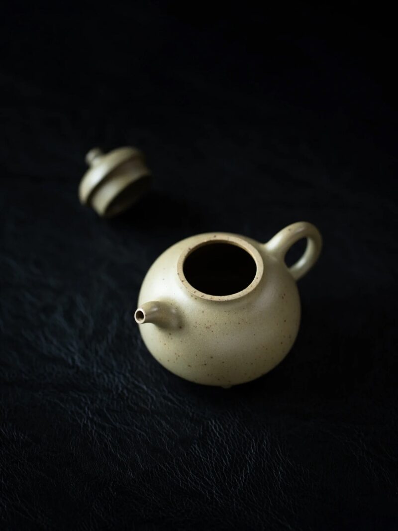 handmade-ben-shan-duanni-dou-qing-ru-ding-160ml-yixing-teapot-3