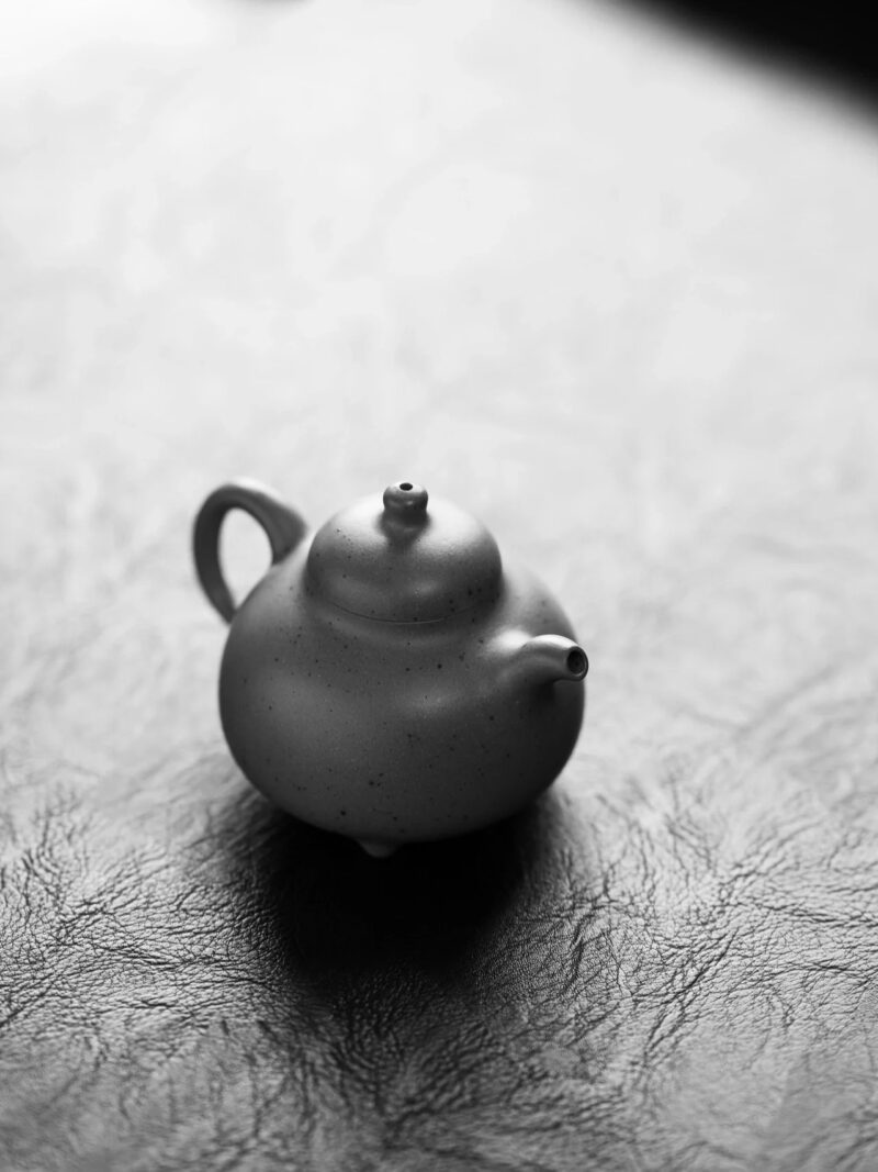 handmade-ben-shan-duanni-dou-qing-ru-ding-160ml-yixing-teapot-5