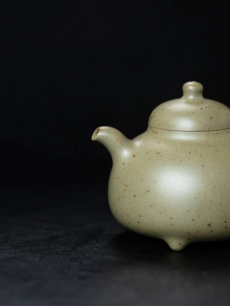 handmade-ben-shan-duanni-dou-qing-ru-ding-160ml-yixing-teapot-6