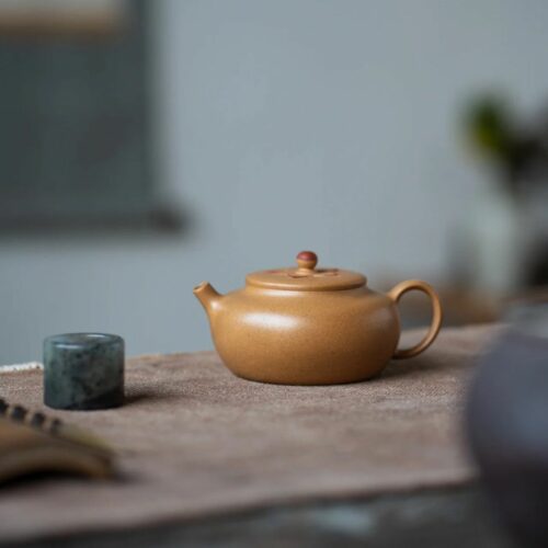 half-handmade-aged-duanni-lian-pu-130ml-yixing-teapot-1