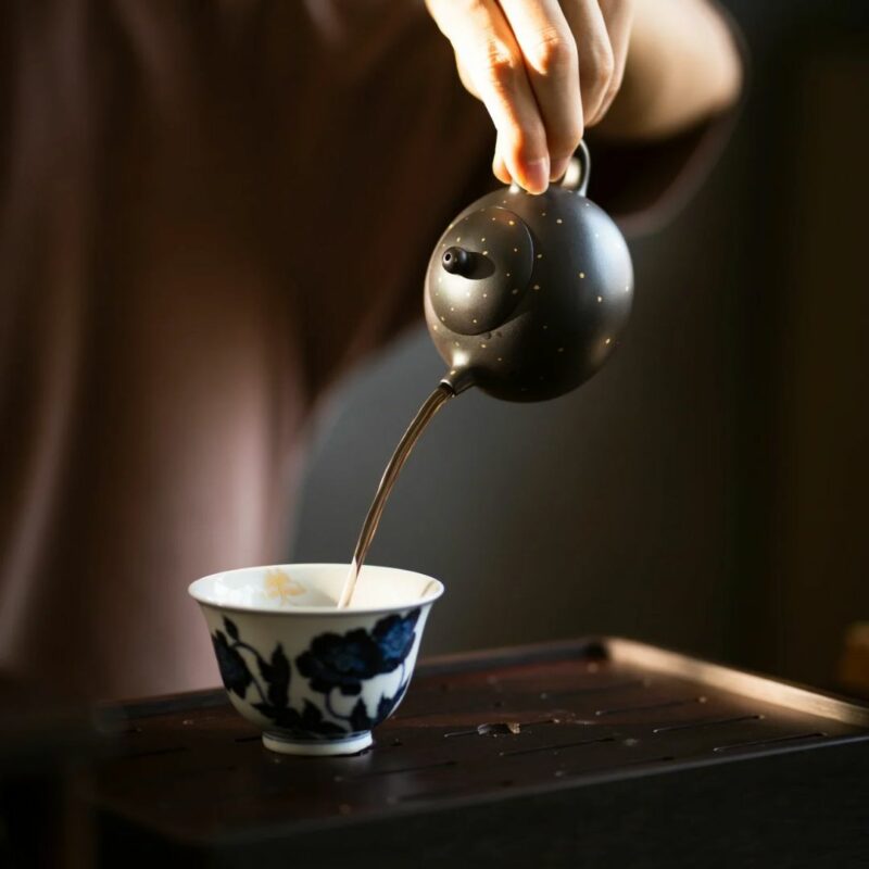 half-handmade-hei-xin-tu-dou-kou-xi-shi-150ml-yixing-teapot-10
