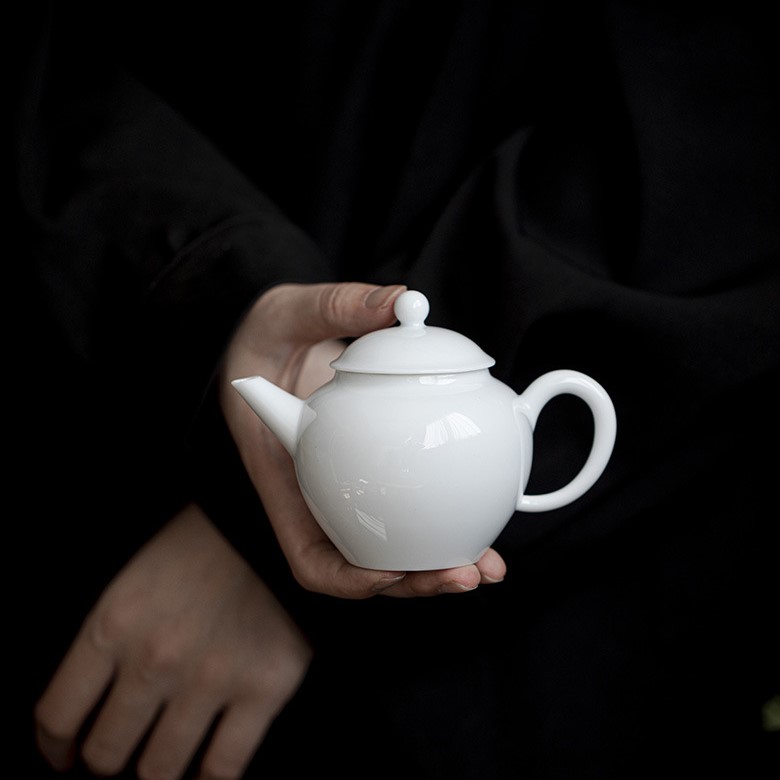 elegant-ceramic-jade-white-porcelain-160ml-teapot-1