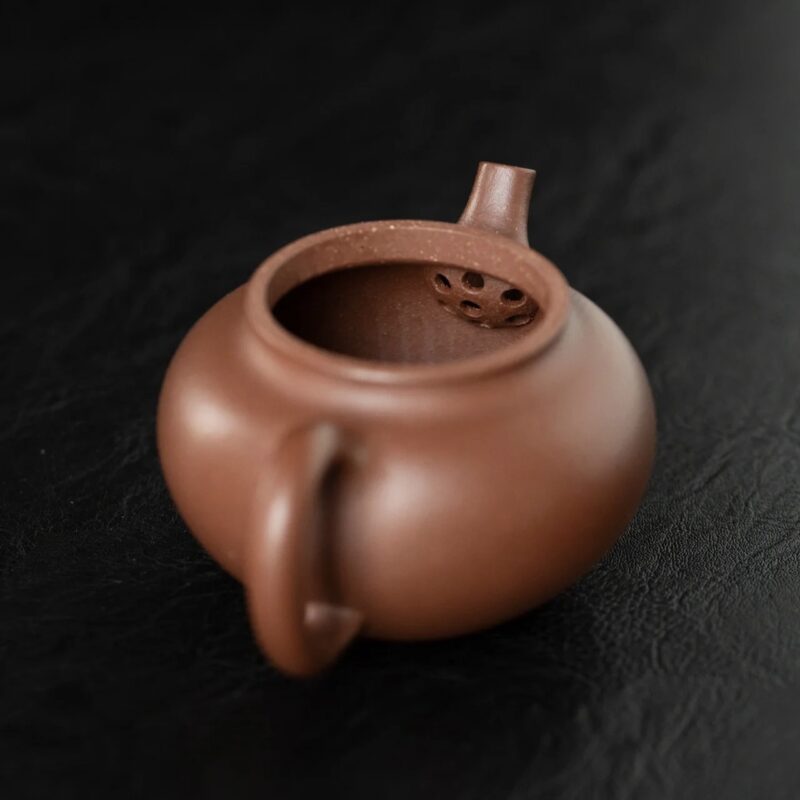 half-handmade-jiang-po-ni-duo-zhi-160ml-yixing-teapot-6