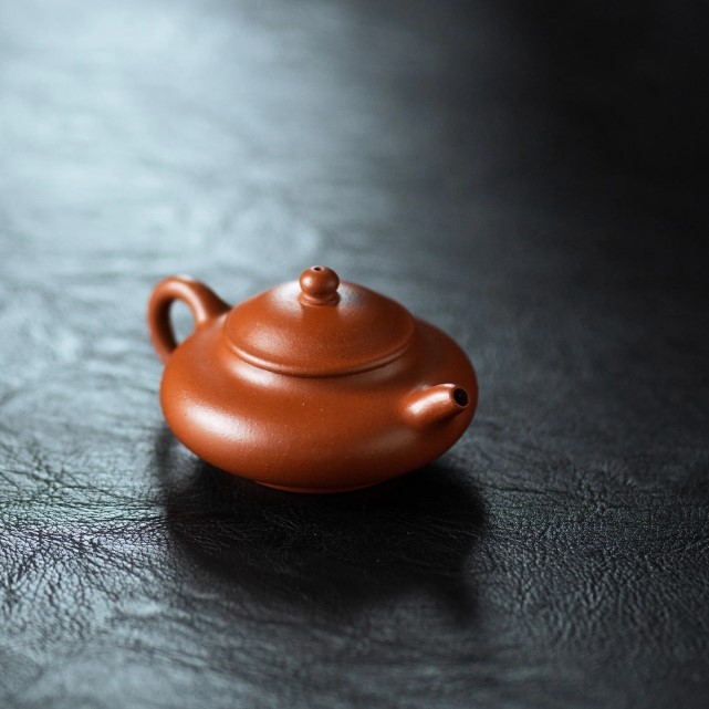 half-handmade-zhuni-mini-pan-hu-yixing-teapot-4