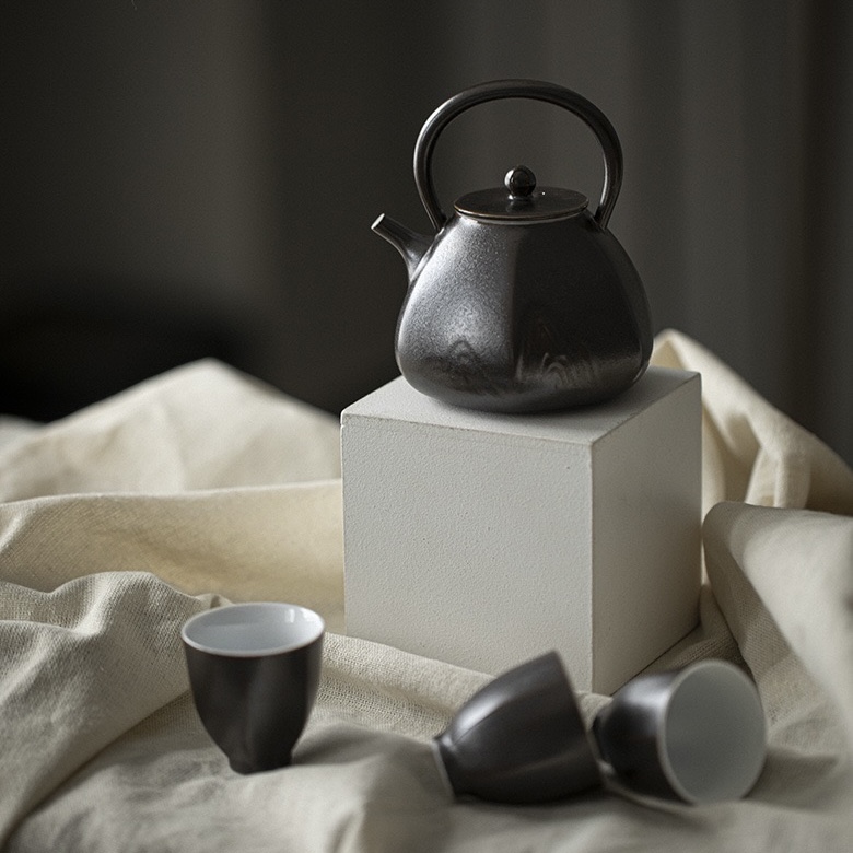 japanese-style-black-glaze-290ml-teapot-7