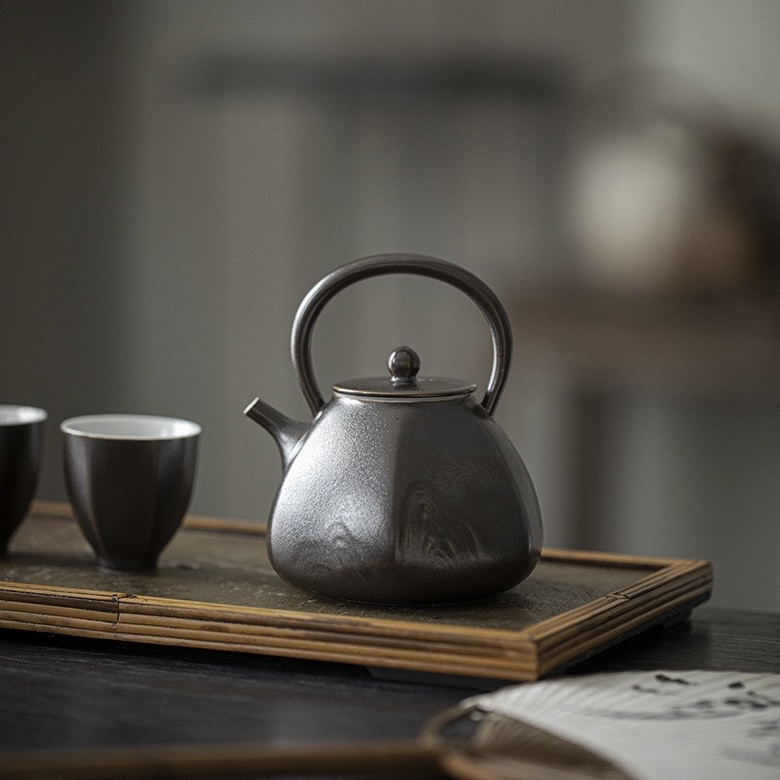 japanese-style-black-glaze-290ml-teapot-9