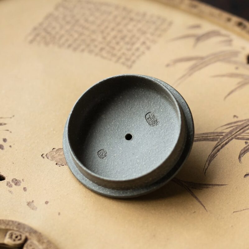qing-duanni-da-bin-shi-yi-150ml-yixing-teapot-9