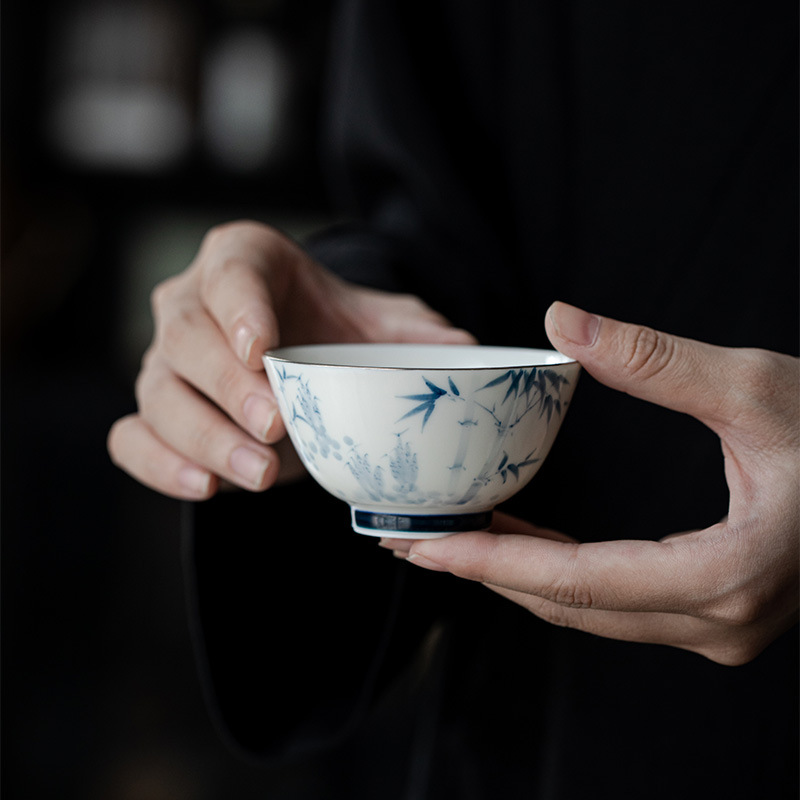 qinghua-ceramic-bamboo-leaves-90ml-host-tea-cup-3
