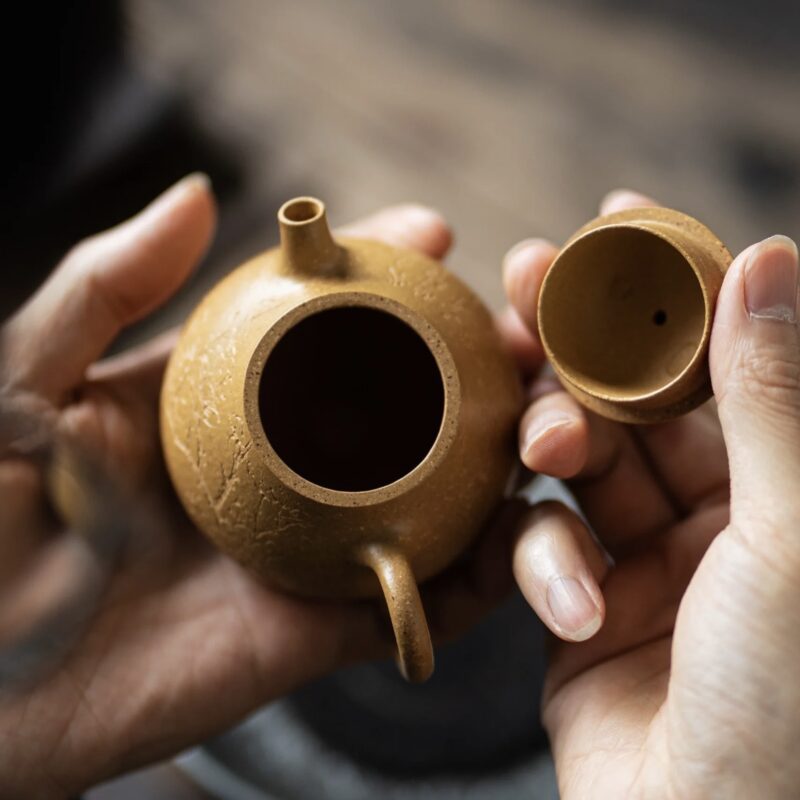 half-handmadecarved-decoration-golden-duanni-eggplant-140ml-yixing-teapot-15