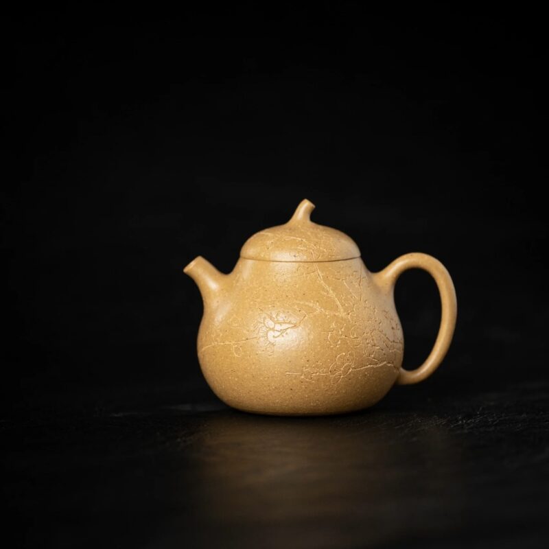 half-handmadecarved-decoration-golden-duanni-eggplant-140ml-yixing-teapot-8