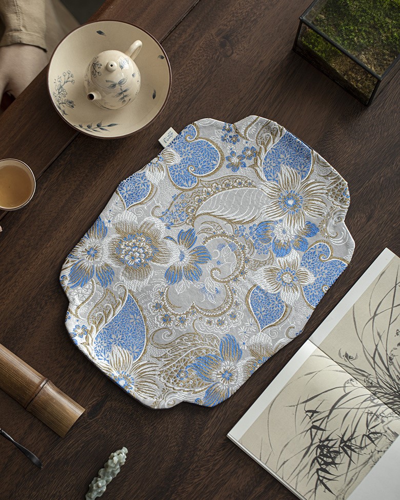 embroidered-fabric-begonia-shape-tea-mat-12
