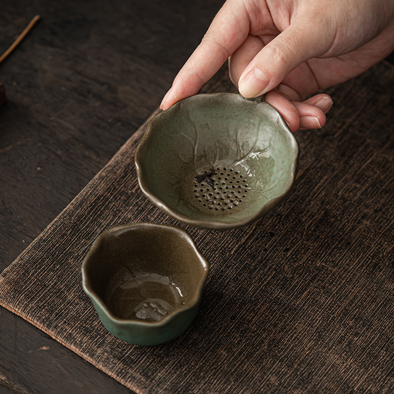 gradient-glaze-ceramic-lotus-tea-filter-4