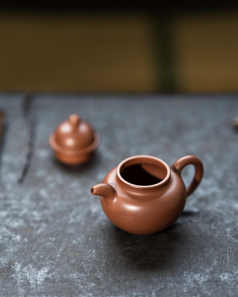 half-handmade-di-cao-qing-shou-zhen-duo-qiu-180ml-yixing-teapot-5
